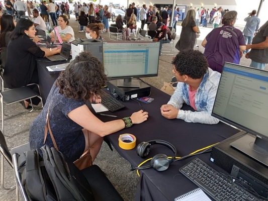 A cada 3 empregos, um é de São Paulo 