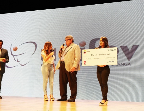 UNIFEV participa de ação solidária em prol da AACD 