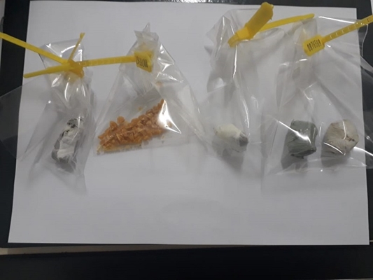 PM PRENDE 4 ADOLESCENTES COM MOTO FURTADA E DROGAS