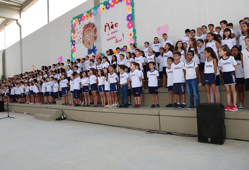 COLÉGIO UNIFEV NO DIA DAS MÃES