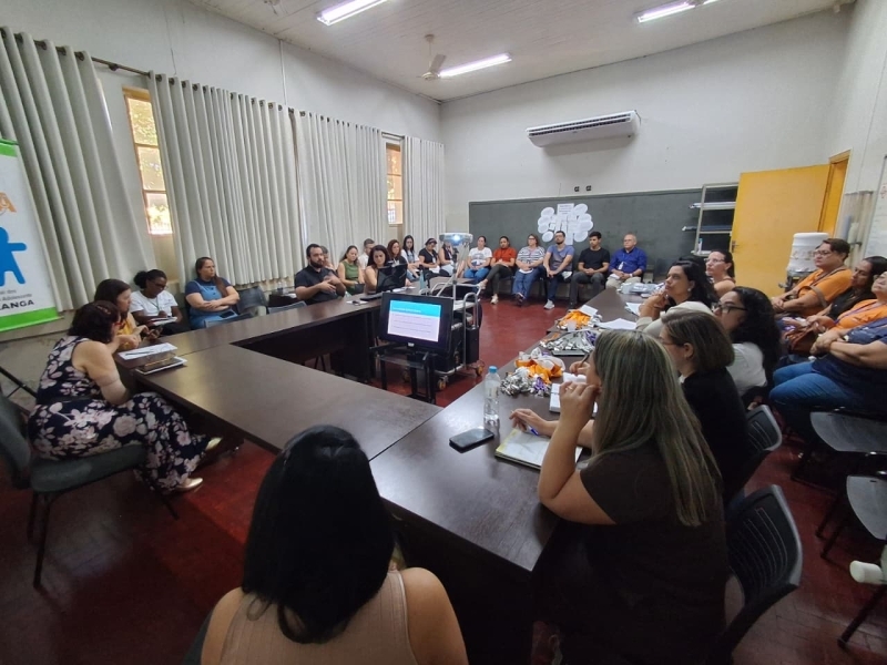Secretaria Municipal de Assistência Social promove formações e oficinas