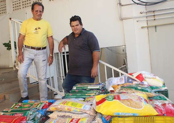 RIOLÂNDIA DOA ALIMENTOS PARA A SANTA CASA DE VOTUPORANGA