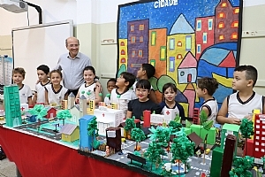 FEIRA DE CIÊNCIAS EM ESCOLA MUNICIPAL