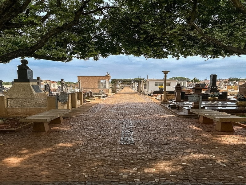 Prefeitura alerta sobre prazo para limpeza dos jazigos