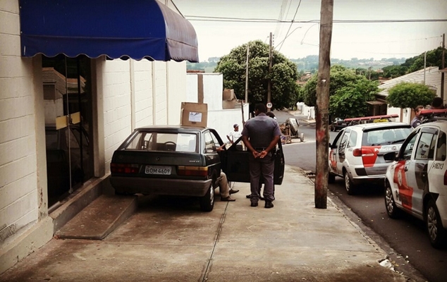 Motorista passa mal e carro atropela 3 pessoas no Pozzobon