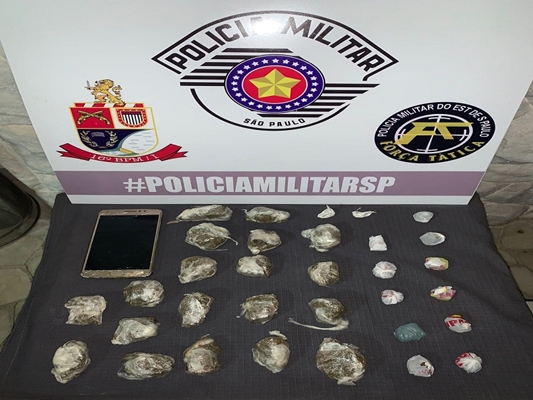 Traficante é preso ao buscar droga em esconderijo 