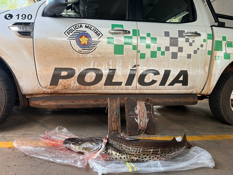 Ambiental multa pescadores por uso de anzol de galhada