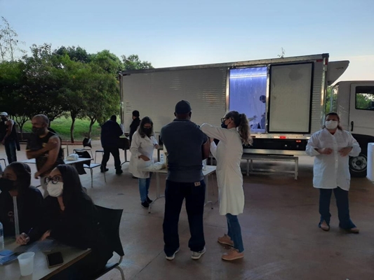 Facchini faz campanha de vacinação contra gripe