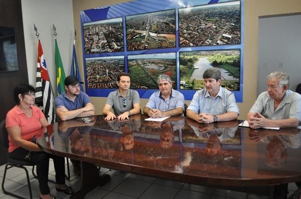 Reunião no gabinete do prefeito Junior Marão (Foto- A Cidade)