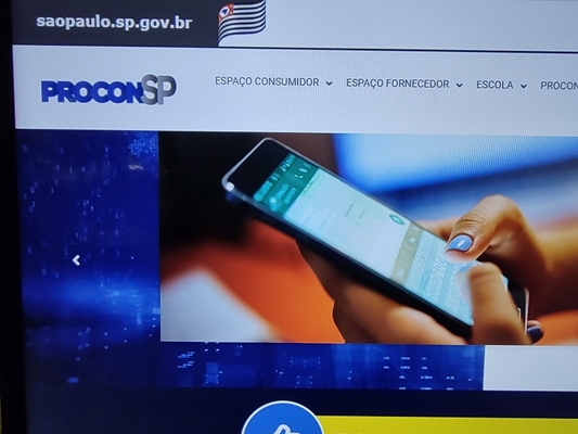 PROCON multa Facebook em mais de R$ 11 milhões