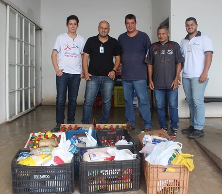 RIOLÂNDIA DOA 263 KG DE ALIMENTOS PRA SANTA CASA