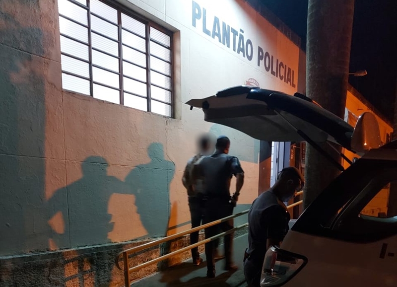 PM prende 'Índio' procurado dentro de ônibus em Votuporanga