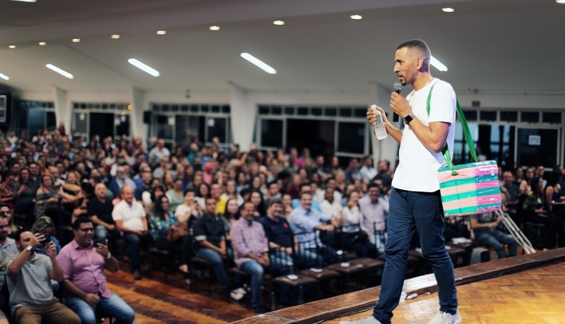 PALESTRA 'PEGA NA VISÃO' DA SANTA CASA LOTA O ASSARY