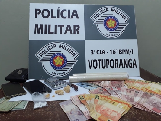 Três traficantes são pegos pela PM com crack