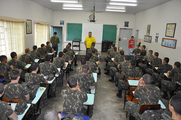 Tiro de Guerra de Votuporanga participa de ações de Campanha do Trânsito 
