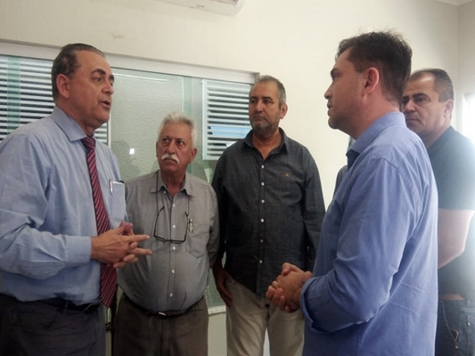 DEPUTADO LUIZ FLÁVIO GOMES VISITA A SANTA CASA