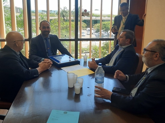 Daniel, Mehde Meidão Slaiman Kanso, José Antonio Tatai em audiência com o deputado federal Eduardo Bolsonaro