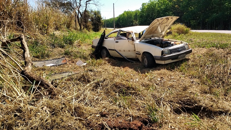 CARRO CAPOTA NA VICINAL DE VALENTIM GENTIL