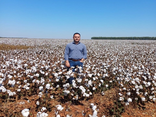 Egresso da Agronomia Unifev constrói trajetória no agronegócio
