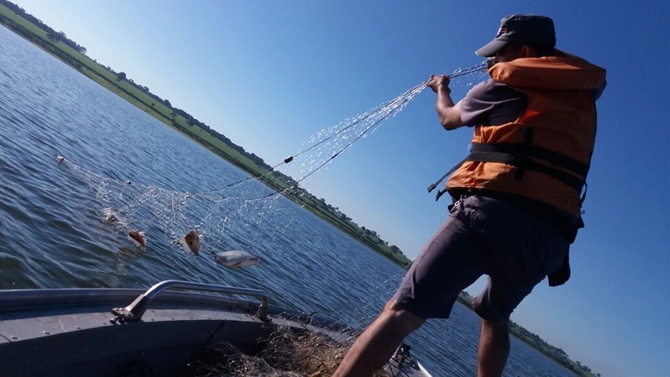 Polícia Ambiental apreende mais de 1 quilômetro de redes na região