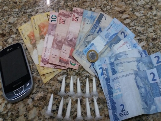 POLÍCIA MILITAR PRENDE TRAFICANTE DE COCAÍNA NO MATARAZZO
