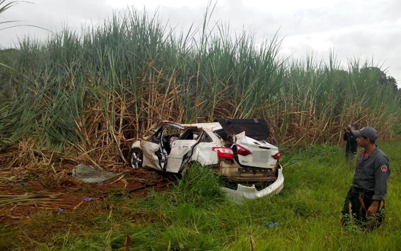 Rapaz de 22 anos morre após capotar carro cheio de droga 