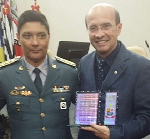 Prefeito de Votuporanga é homenageado pelo comando dos Bombeiros