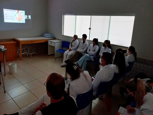 Santa Casa: qualificações sobre nutrição enteral