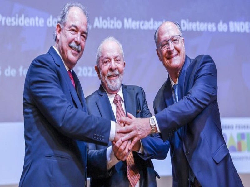 Mercadante assume BNDES e promete renovação
