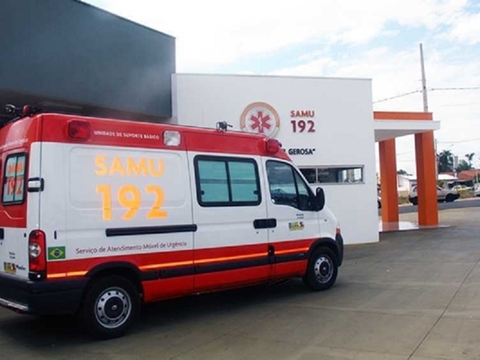 MULHER PRECISA SER INTUBADA APÓS ENGASGAMENTO 