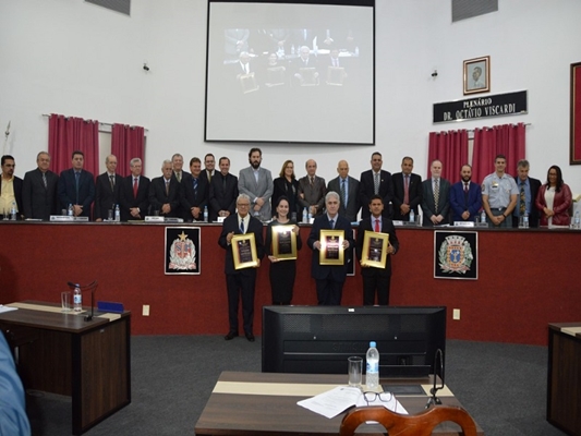 Sessão Solene da Câmara entrega 4 títulos de Cidadãos Votuporanguenses