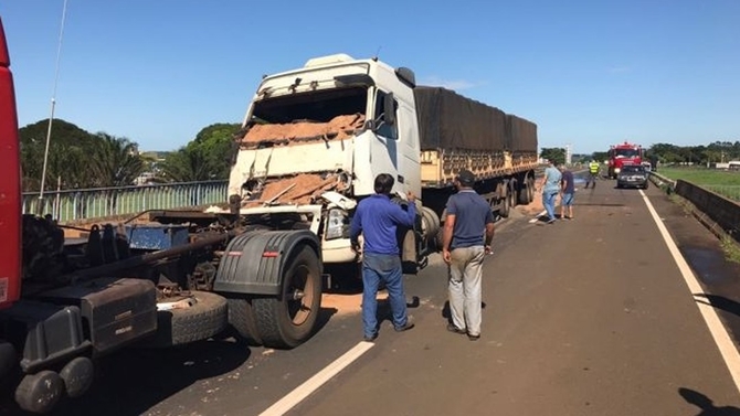 ENGAVETAMENTO DEIXA 4 FERIDOS EM SANTA FÉ DO SUL