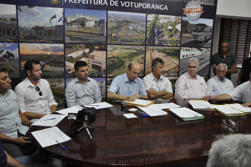 Dado assina autorização de início de obras em Votuporanga