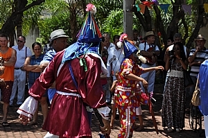 ENCONTRO DE COMPANHIAS DE REIS É DOMINGO