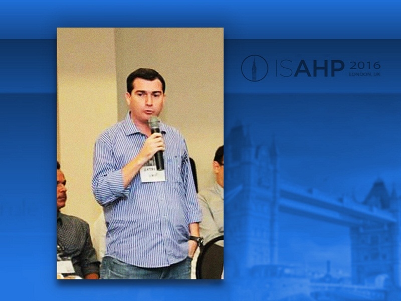 Professor apresenta artigo em congresso de Londres